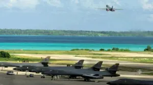 Tân Thủ tướng Anh cho phép Mỹ dùng căn cứ Diego Garcia trong chiến dịch chống Iran, đánh dấu bước ngoặt quan trọng trong quan hệ đồng minh Anh - Mỹ.