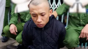 Trịnh Công Thành bị bắt sau khi tấn công người đàn ông đang dừng đèn đỏ để cướp xe máy tại Bảo Lộc, Lâm Đồng.