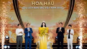 Vũ Thị Thảo, đại diện Thanh Hóa, đăng quang Hoa hậu Du lịch Bản sắc Việt Nam 2026 tại đêm chung kết ở Quảng Ngãi.