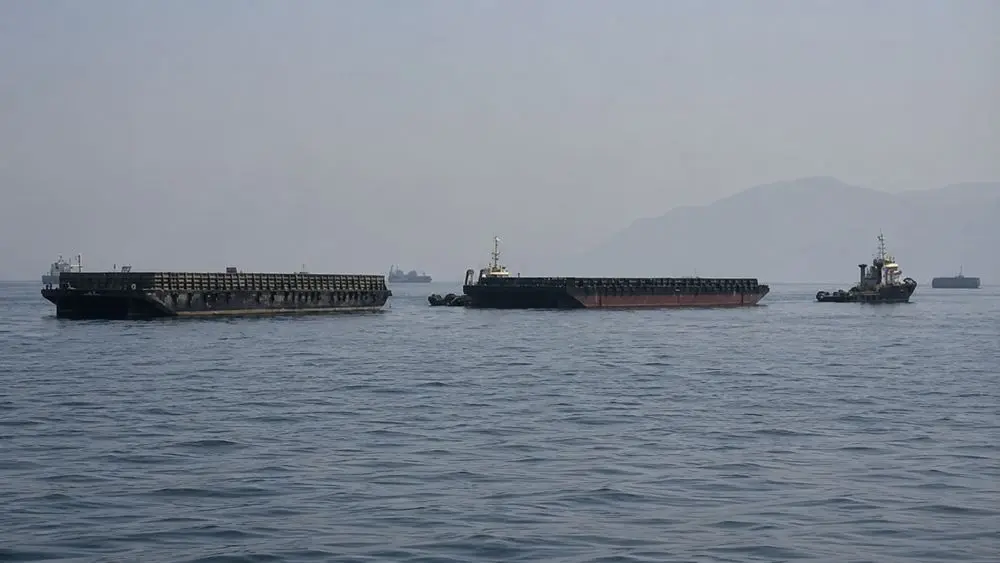 Vì sao nhiều tàu quay đầu khi qua eo biển Hormuz? Tìm hiểu các yếu tố khiến tuyến hàng hải chiến lược này thu hút sự chú ý.