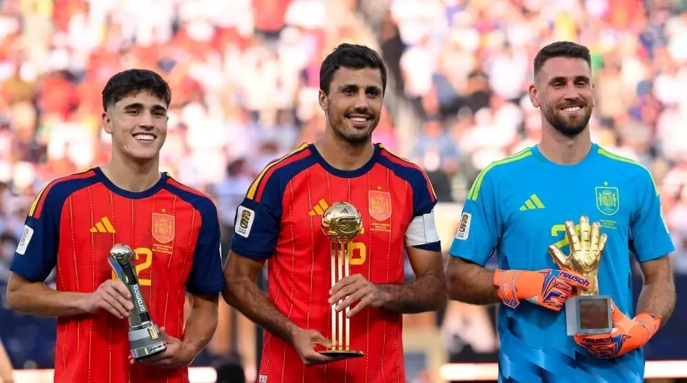 Rodri vượt qua Messi giành giải Cầu thủ xuất sắc nhất World Cup 2026, cùng Cubarsí và Simón khẳng định vị thế đỉnh cao của bóng đá Tây Ban Nha.