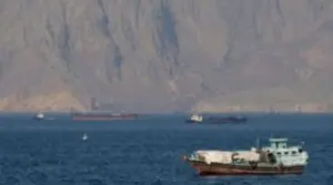 Mỹ quyết định tái áp đặt các biện pháp trừng phạt dầu mỏ với Iran khiến Tehran lên tiếng cảnh báo gay gắt và tuyên bố sẽ đáp trả bảo vệ an ninh quốc gia.