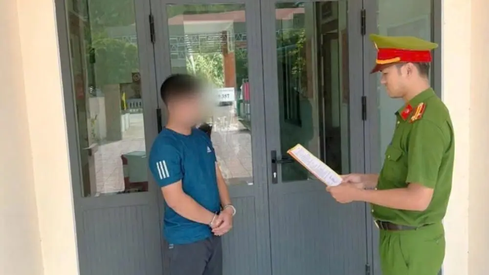 Bắt tài xế gây ra loạt vụ trộm, nghi phạm từng có tiền án về tội trộm cắp. Cơ quan công an đang tiếp tục điều tra vụ án.