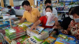 TP.HCM dự kiến miễn phí sách giáo khoa từ năm học 2026-2027, giúp giảm gánh nặng chi phí cho học sinh và phụ huynh.