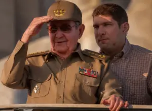 Cháu nội ông Raúl Castro lần đầu lên tiếng, tuyên bố sẵn sàng đàm phán với ông Trump, thu hút sự quan tâm quốc tế.