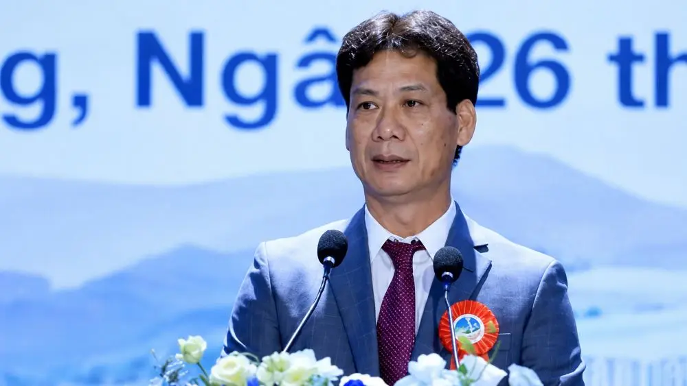 Nhôm thỏi điện phân Việt Nam lần đầu sản xuất sau hơn 10 năm đầu tư, đánh dấu bước ngoặt ngành bô-xít và luyện kim.