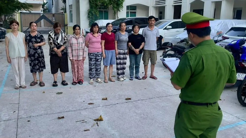 Triệt phá đường dây lô đề gần 8 tỷ đồng tại Đà Nẵng, nhóm phụ nữ cầm đầu bị bắt giữ, hé lộ thủ đoạn hoạt động tinh vi.
