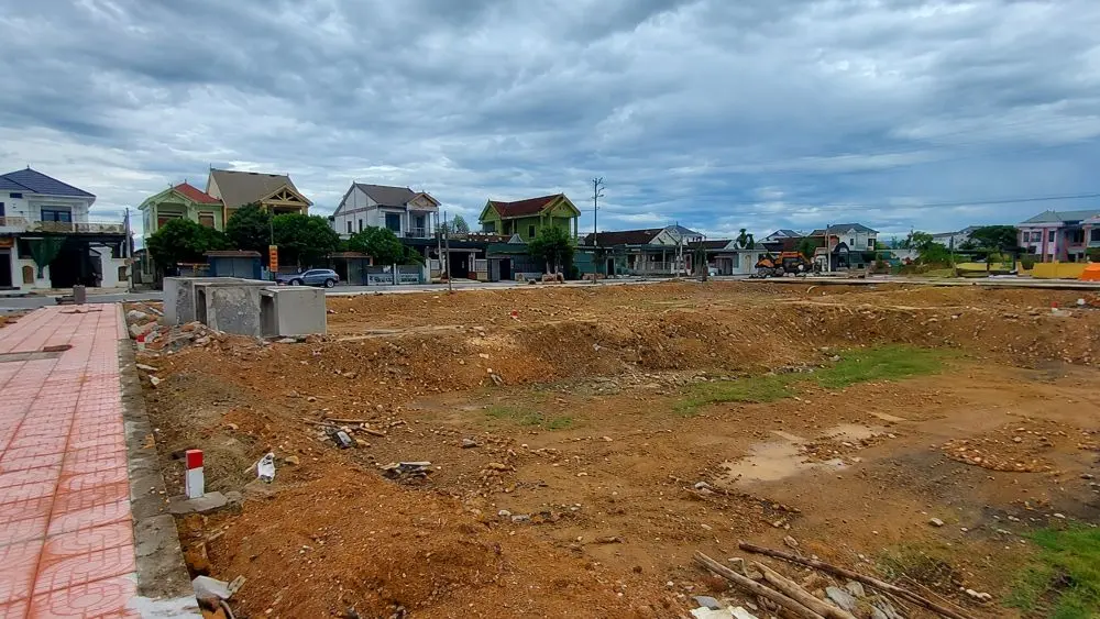 Đất Nghệ An trúng đấu giá gấp hơn 4 lần giá khởi điểm, dấy lên cảnh báo về nguy cơ "sóng ảo" trên thị trường.