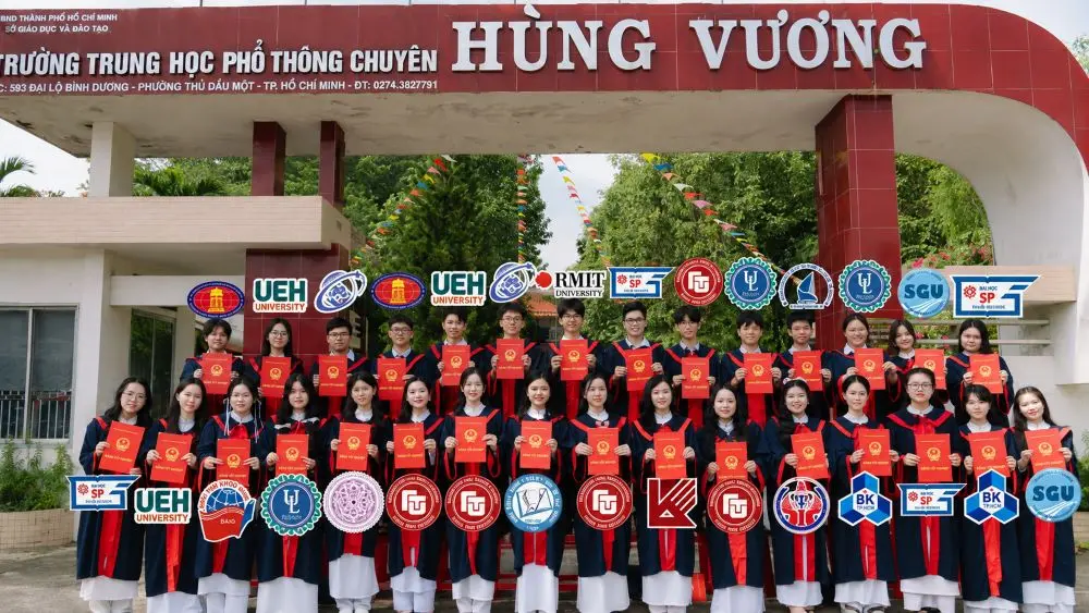 Một lớp ở TPHCM có 100% học sinh đậu đại học top đầu, thành tích nổi bật gây chú ý.