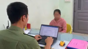 Lời khai của bảo mẫu bạo hành hai cháu bé 2 tuổi tại TPHCM hé lộ diễn biến vụ việc đang được cơ quan chức năng điều tra.