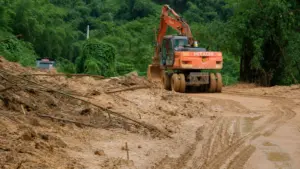 Thanh Hóa khẩn trương khắc phục các tuyến quốc lộ sạt lở do mưa lớn, nhiều điểm đã cơ bản thông xe, bảo đảm giao thông