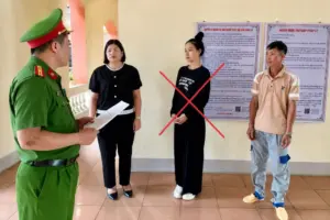 Bắt giữ ‘mắt xích’ quan trọng trong đường dây lừa đảo xuyên quốc gia, hé lộ vai trò của đối tượng Dương Phương Thảo.
