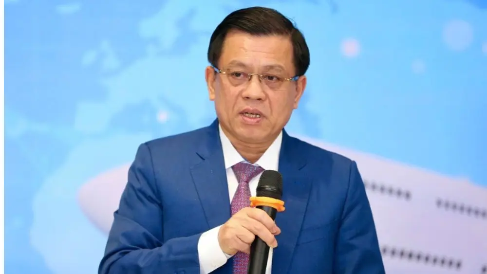 Cựu thứ trưởng Nguyễn Bá Hoan ra tòa trong vụ bị cáo buộc “vòi” doanh nghiệp 31 tỷ đồng, thu hút sự chú ý tại phiên xét xử.