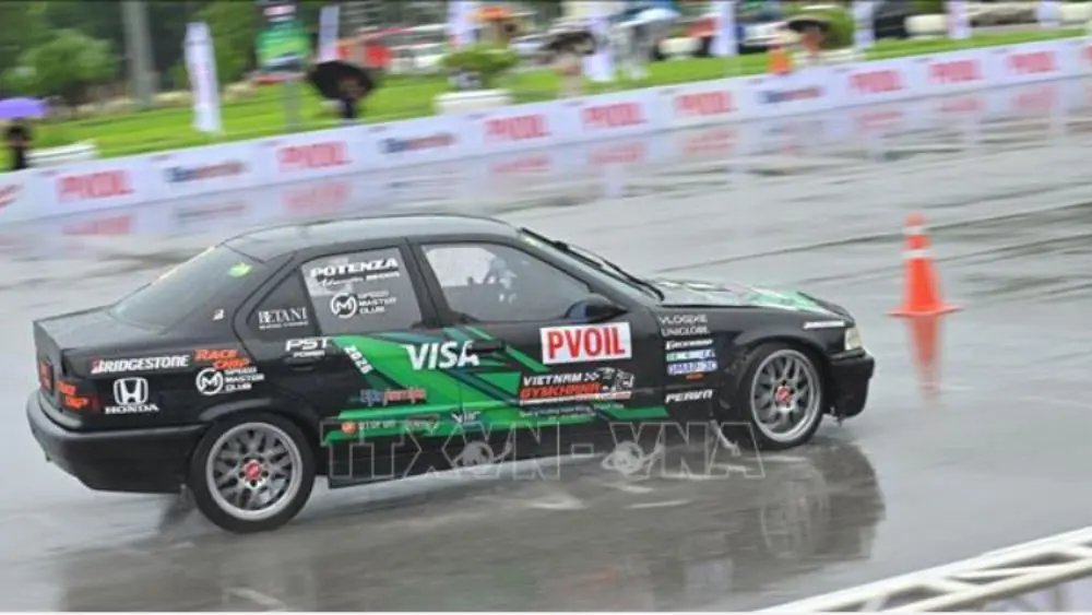Cuộc đua ô tô Gymkhana Vô địch Quốc gia PVOIL Cup khép lại với lễ trao giải cho các tay đua đạt thành tích cao.