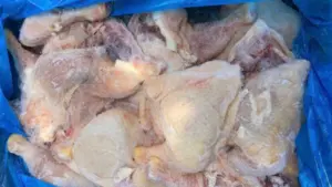 Việt Nam chi hàng trăm triệu USD nhập khẩu gà ngoại, trong khi giá gà nội giảm, gây áp lực lên người chăn nuôi và thị trường trong nước.