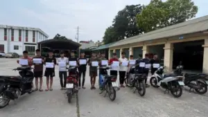 Cảnh sát cơ động kịp thời ngăn chặn vụ hỗn chiến, bắt giữ 14 đối tượng liên quan. Chi tiết vụ việc được cập nhật.