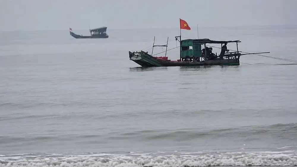 Thanh Hóa chủ động ứng phó mưa bão số 3, bảo đảm an toàn tàu thuyền, hồ đập và người dân trước diễn biến thời tiết phức tạp.