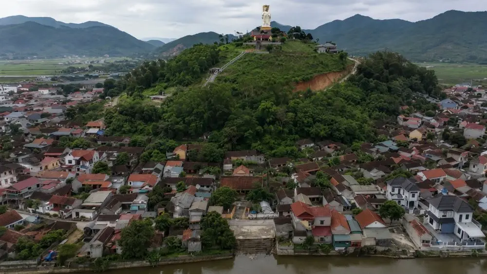 Khám phá làng cổ Tiên Hòa ở Thanh Hóa, nơi lưu giữ kiến trúc truyền thống và dấu ấn thời gian giữa núi đồi, đồng quê.