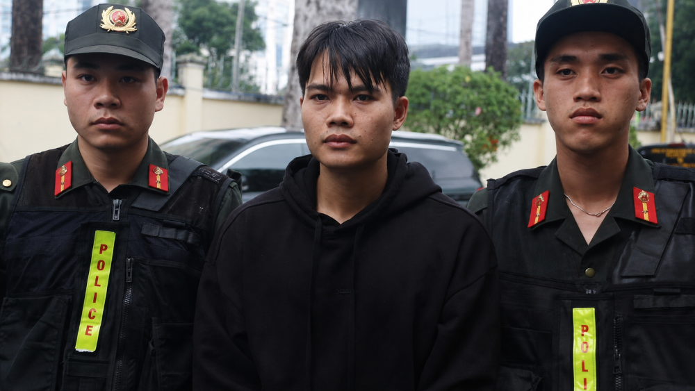 Vụ đòi nợ kiểu khủng bố tại bệnh viện gây xôn xao: bị can Lê Tuấn Phong liên quan, bác sĩ phải bỏ tiền túi trả thay.