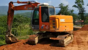 Mưa bão gây sạt lở nhiều tuyến đường vùng thượng du Thanh Hóa, lực lượng chức năng khẩn trương khắc phục, bảo đảm giao thông.