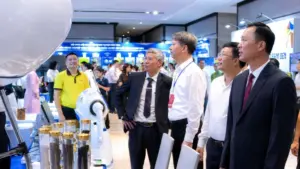 UAV chở sinh phẩm y tế tải trọng 100kg, tầm bay 250km thu hút sự quan tâm tại hội nghị doanh nghiệp Thanh Hóa.