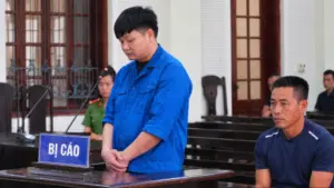 Mâu thuẫn vay tiền, Hoàng Hữu Lương nổ súng bắn chủ nợ và bị TAND tỉnh Nghệ An tuyên tổng cộng 13 năm tù.