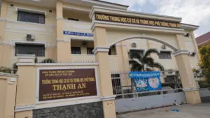Sở GD&ĐT TP.HCM thông tin bước đầu vụ việc tại Trường THCS - THPT Thạnh An, nơi 5 học sinh bị thương sáng 4-9.