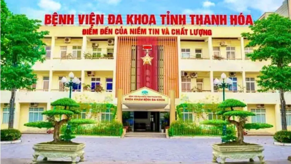 Bệnh viện Đa khoa tỉnh Thanh Hóa làm rõ thông tin về thuốc và dịch vụ vận chuyển bệnh nhân, khẳng định xe do gia đình tự thuê.