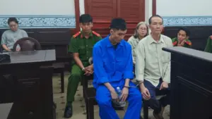 Cựu cán bộ bị cáo buộc cấu kết “giải cứu” người nghiện, nhận hàng trăm triệu đồng. Diễn biến vụ án tại phiên tòa thu hút sự chú ý.
