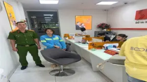 Đã chuyển 60 triệu cho lừa đảo, người phụ nữ Hà Nội vẫn muốn rút sổ tiết kiệm chuyển thêm. Chi tiết ngay!