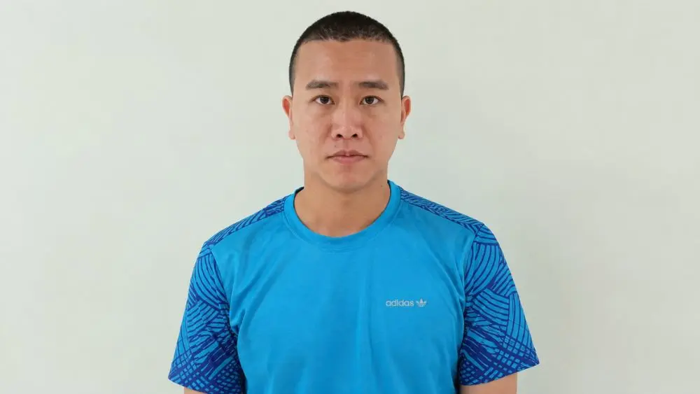 Con bạc vung tiền tỷ cá độ bóng đá và quá trình công an lần theo dấu vết. Chi tiết vụ án ngay!