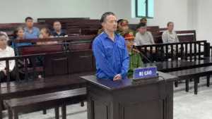 Đâm chết người vì bị chửi “ăn chực”, bị cáo Ngô Ngọc Chung hầu tòa về hành vi dùng dao tước đoạt mạng sống người khác.