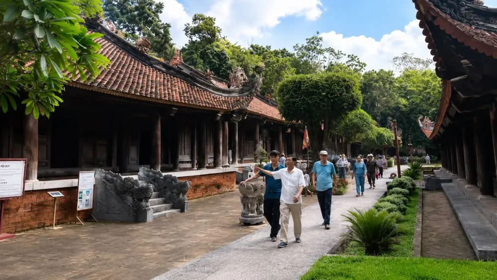 Thanh Hóa miễn vé tham quan Di tích quốc gia đặc biệt Lam Kinh dịp lễ hội, tạo điều kiện để du khách tìm hiểu di sản.