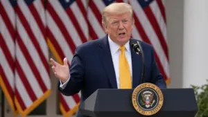 Tổng thống Trump nêu ý tưởng đổi tên eo biển Hormuz thành “eo biển Trump”, trong bối cảnh Mỹ tuyên bố kiểm soát khu vực này.