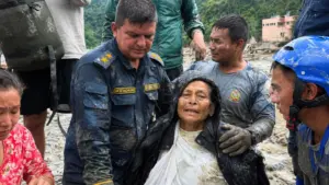 Lũ quét ở Nepal: Gia đình làm lễ tang thì phát hiện cụ bà còn sống sau 10 ngày mất tích. Chi tiết ngay!