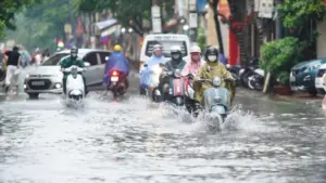Miền Bắc bước vào đợt mưa rất lớn, nhiều nơi lượng mưa vượt 500mm gây nguy cơ ngập lụt diện rộng, người dân cần chú ý an toàn.