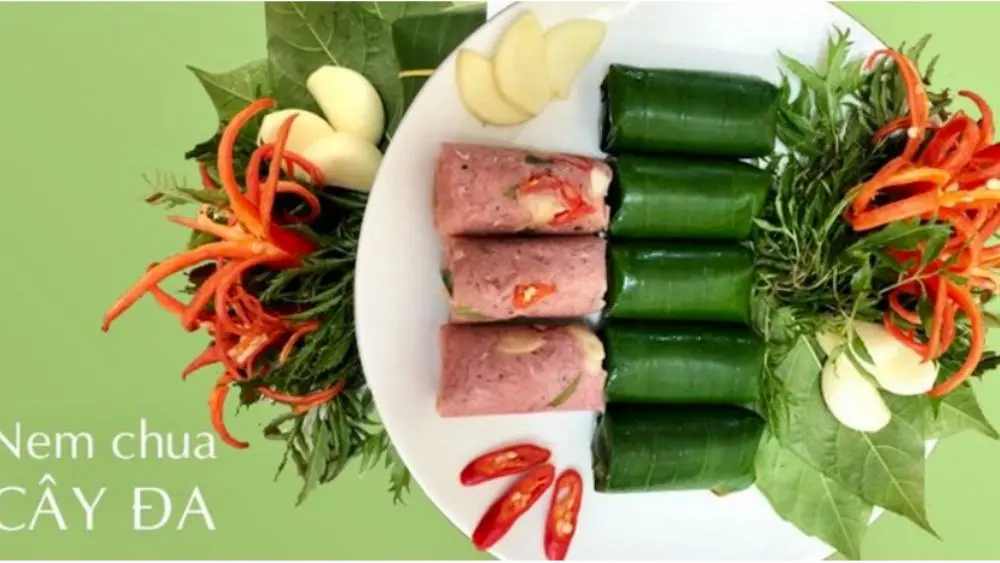 Nem Cây Đa mang hương vị quê nhà xứ Thanh, lưu giữ nét đặc trưng ẩm thực truyền thống qua từng lớp lá chuối gói nem.