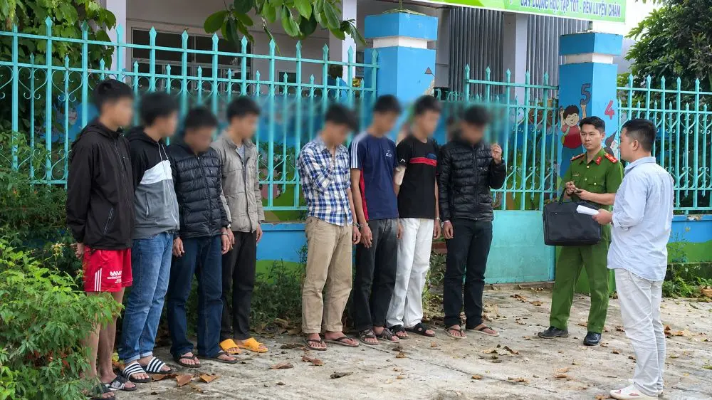 Nhóm thanh thiếu niên rủ nhau đột nhập ô tô trộm tài sản, vụ việc được cơ quan chức năng điều tra, làm rõ.