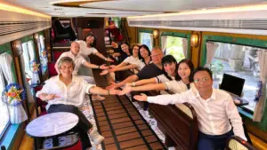 Tàu du lịch cao cấp Hà Nội - Ninh Bình được trải nghiệm, mở ra sản phẩm mới kết nối các giá trị di sản và điểm đến.