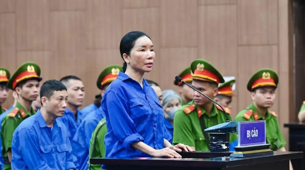 Xét xử vụ án biến Viện Pháp y tâm thần Trung ương thành tụ điểm ma túy. Cập nhật thông tin chi tiết về phiên tòa xét xử các bị cáo.