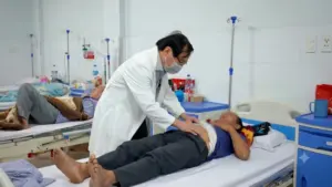 18 người ở Quảng Ngãi nghi ngộ độc sau ăn bánh mì. Cập nhật tình hình ngay!