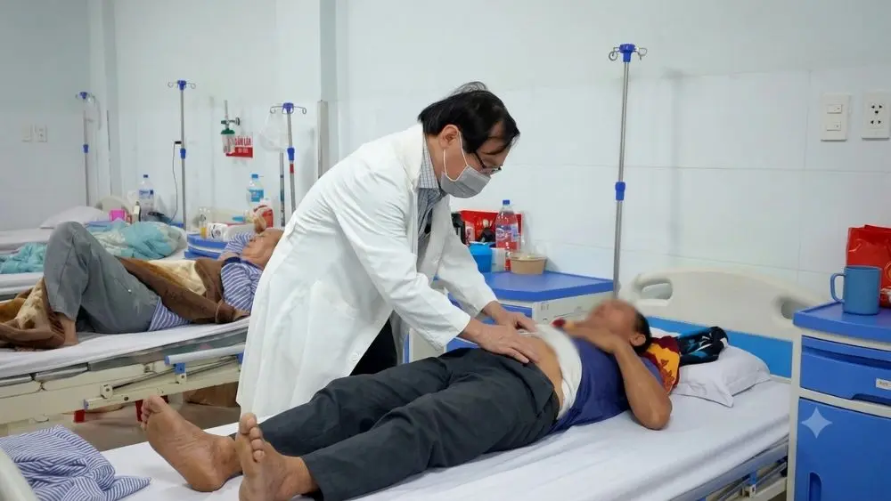 18 người ở Quảng Ngãi nghi ngộ độc sau ăn bánh mì. Cập nhật tình hình ngay!