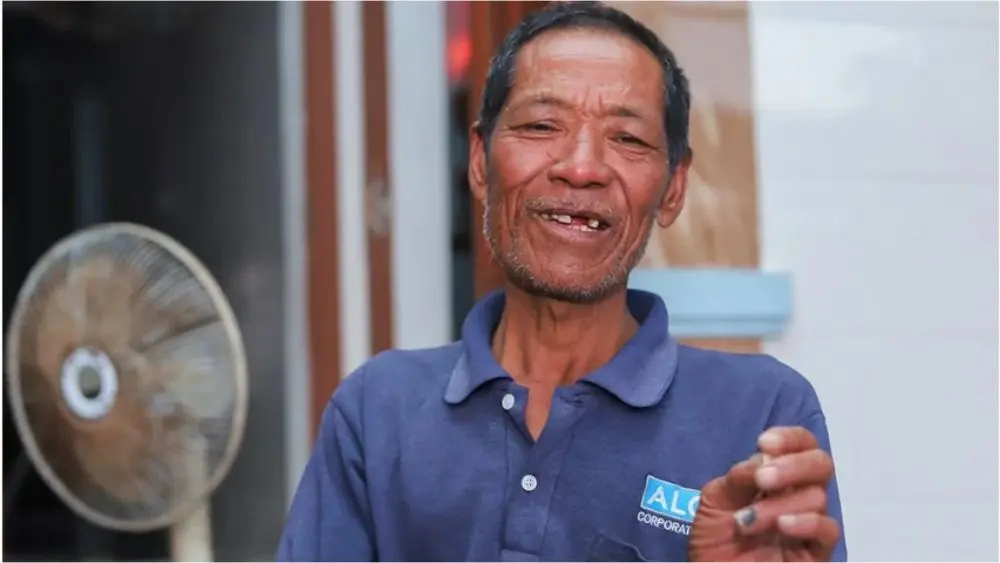 Sau 38 tiếng trôi dạt trên biển cùng thuyền thúng, ông Châu được cứu sống. Câu chuyện sinh tồn đầy căng thẳng khiến nhiều người chú ý.