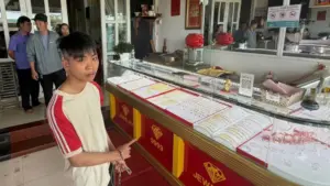 Bắt nghi phạm cướp tiệm vàng sau hơn 6 giờ gây án. Chi tiết vụ việc ngay