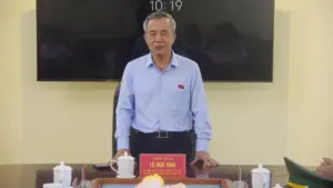 Bí thư Tỉnh ủy Lê Đức Thái kiểm tra cơ sở vật chất trường nội trú Bát Mọt, lưu ý điều kiện học tập, ăn ở và sinh hoạt của học sinh.