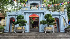 Đề nghị truy tố nguyên phó chủ tịch xã và các đồng phạm trong vụ án tham ô hơn 6 tỷ đồng tiền công đức tại đền Công đồng Bắc Lệ, Lạng Sơn.