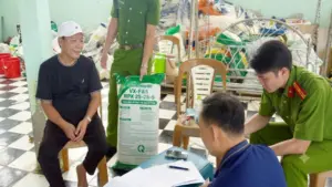 Đồng loạt khám xét nhiều điểm bán phân bón giả, bắt giam ông chủ 2 công ty. Chi tiết ngay!