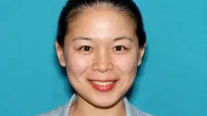 FBI bắt giữ Wanying Zhang tại sân bay Los Angeles với cáo buộc làm đặc vụ tình báo cho Trung Quốc.