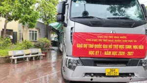 Hơn 1.800 tấn gạo dự trữ quốc gia được đưa đến học sinh vùng khó, góp phần hỗ trợ các em trong năm học 2026-2027.
