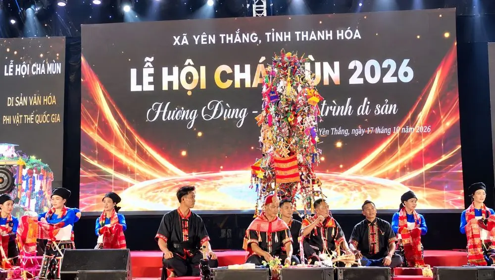 Lễ hội Chá Mùn ở Thanh Hóa tái hiện nghi lễ truyền thống của người Thái đen, gửi gắm ước vọng sức khỏe và bình an.